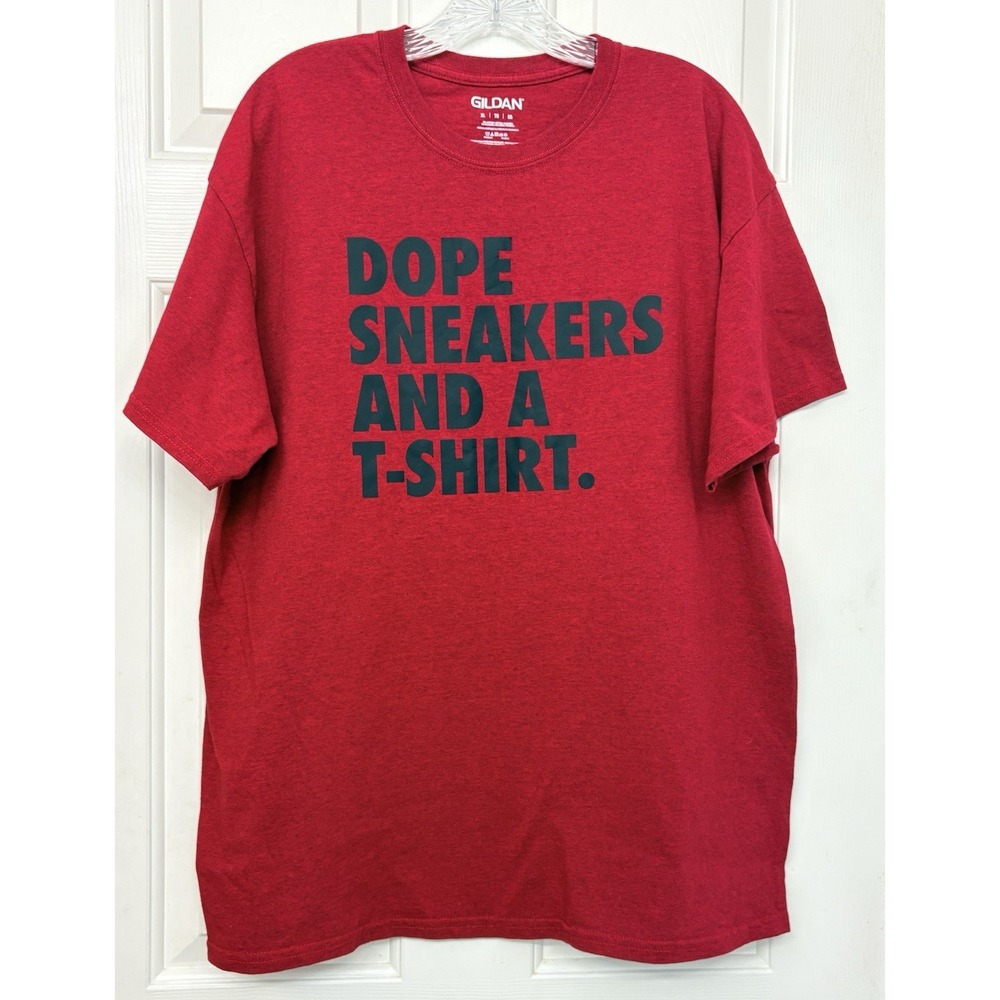 Gildan‎ Men's XL Red Graphic Print Crew Neck Short Sleeve T-Shirt Sneakers